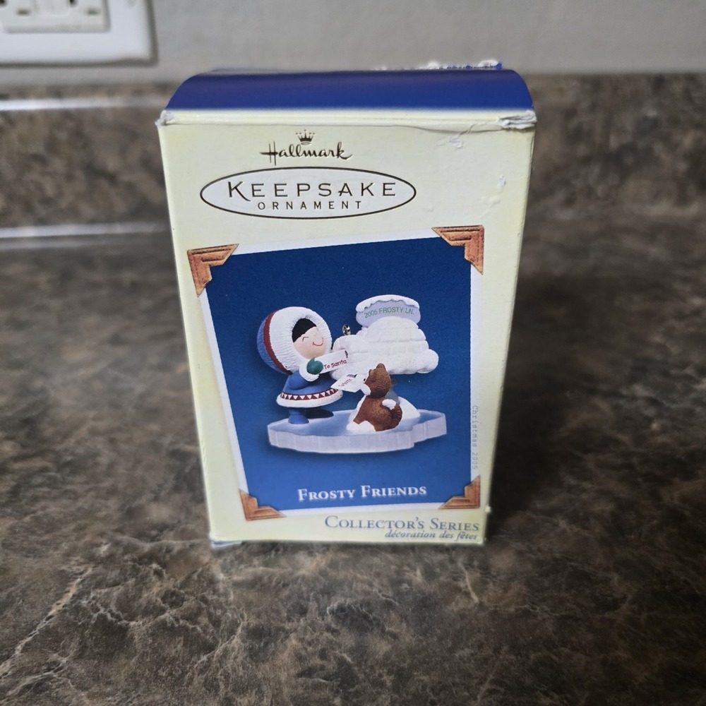 Hallmark Keepsake Ornament - 2005 Frosty Friends 26th Series Collectible